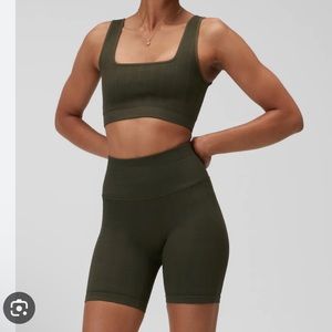 Spiritual Gangster Amara Seamless Wide Rib Bra and Biker Shorts in size XS/S